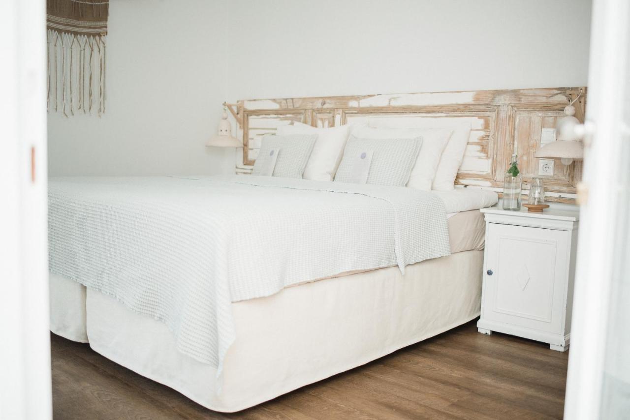 Odyssey Suites Poros Town Esterno foto