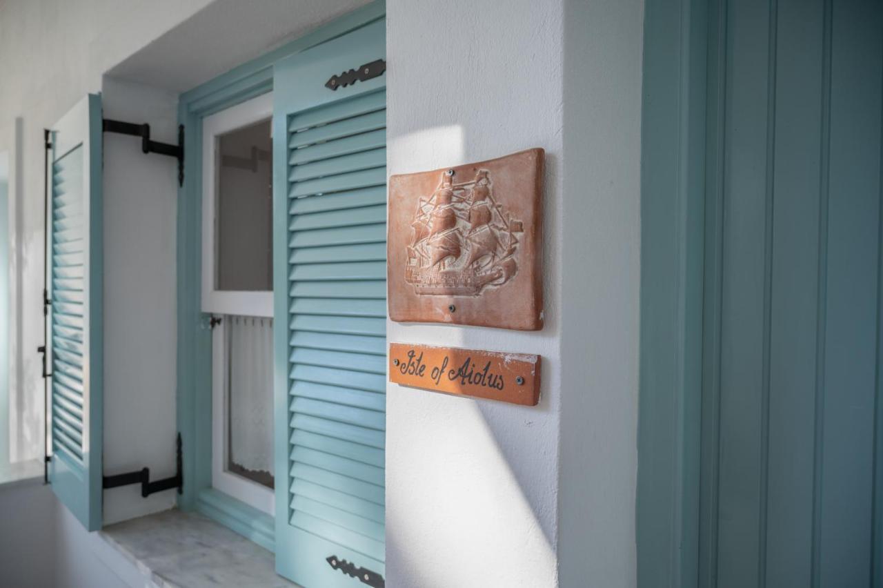 Odyssey Suites Poros Town Esterno foto