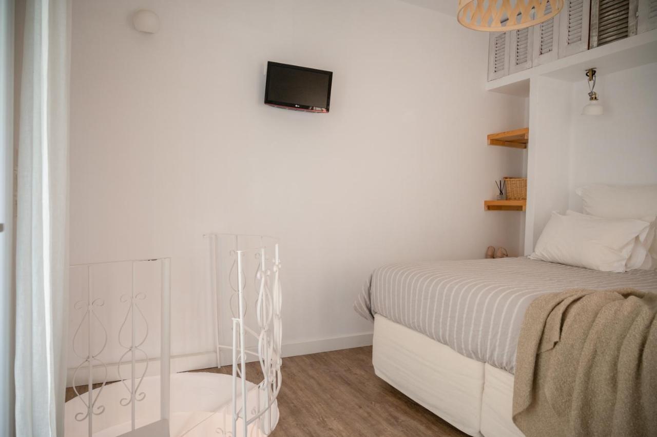 Odyssey Suites Poros Town Esterno foto