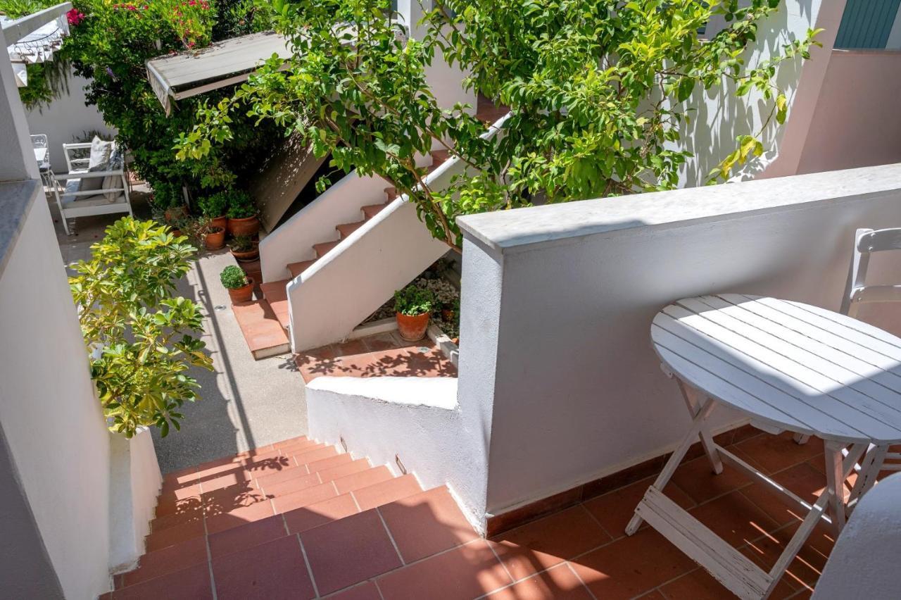 Odyssey Suites Poros Town Esterno foto